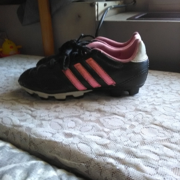 🎉Adidas Soccer Cleats🎉 - Picture 7 of 9